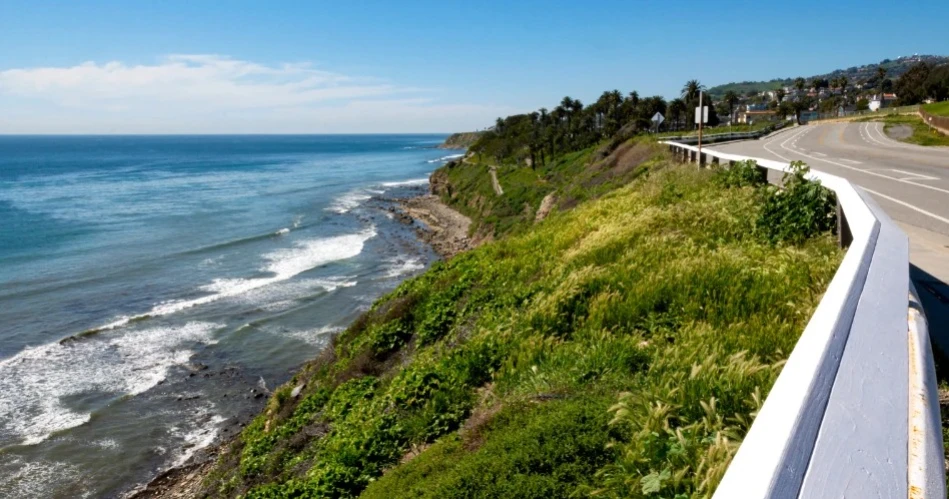 Romantic Getaways in San Simeon: Coastal Sunsets & Memorable Escapes